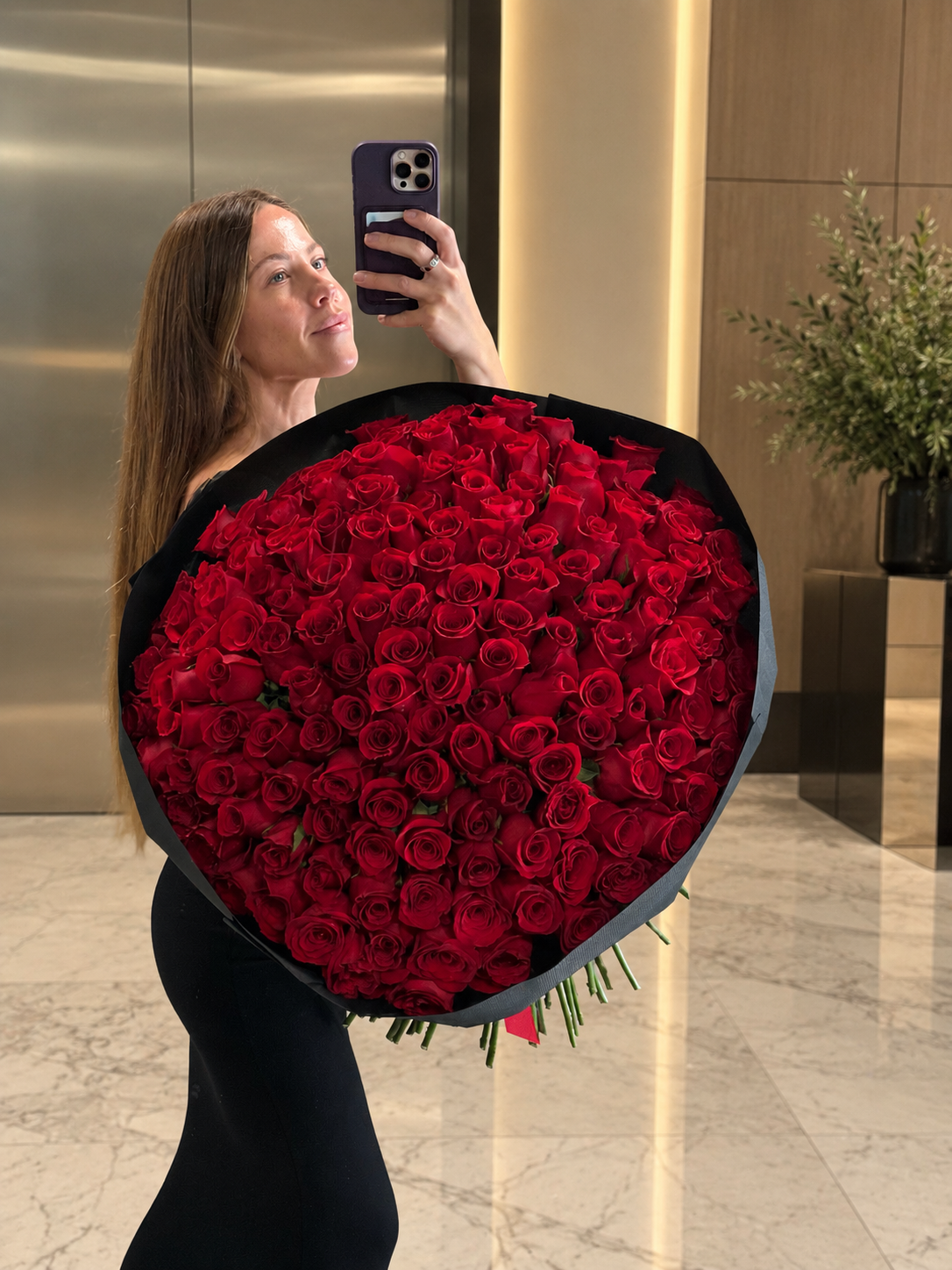 Classic Red Roses Bouquet – Luxury Long Stem Roses