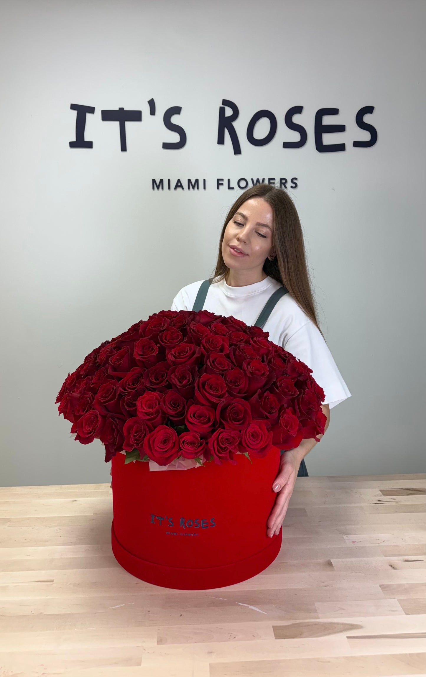 Red roses in velvet box