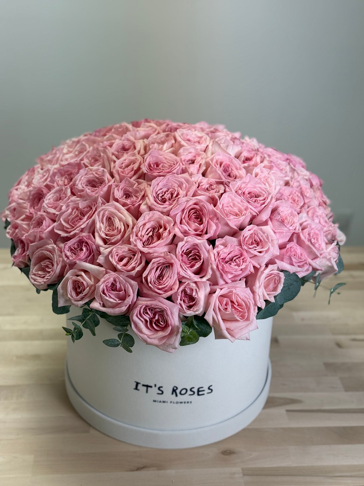 Pink elegance roses box
