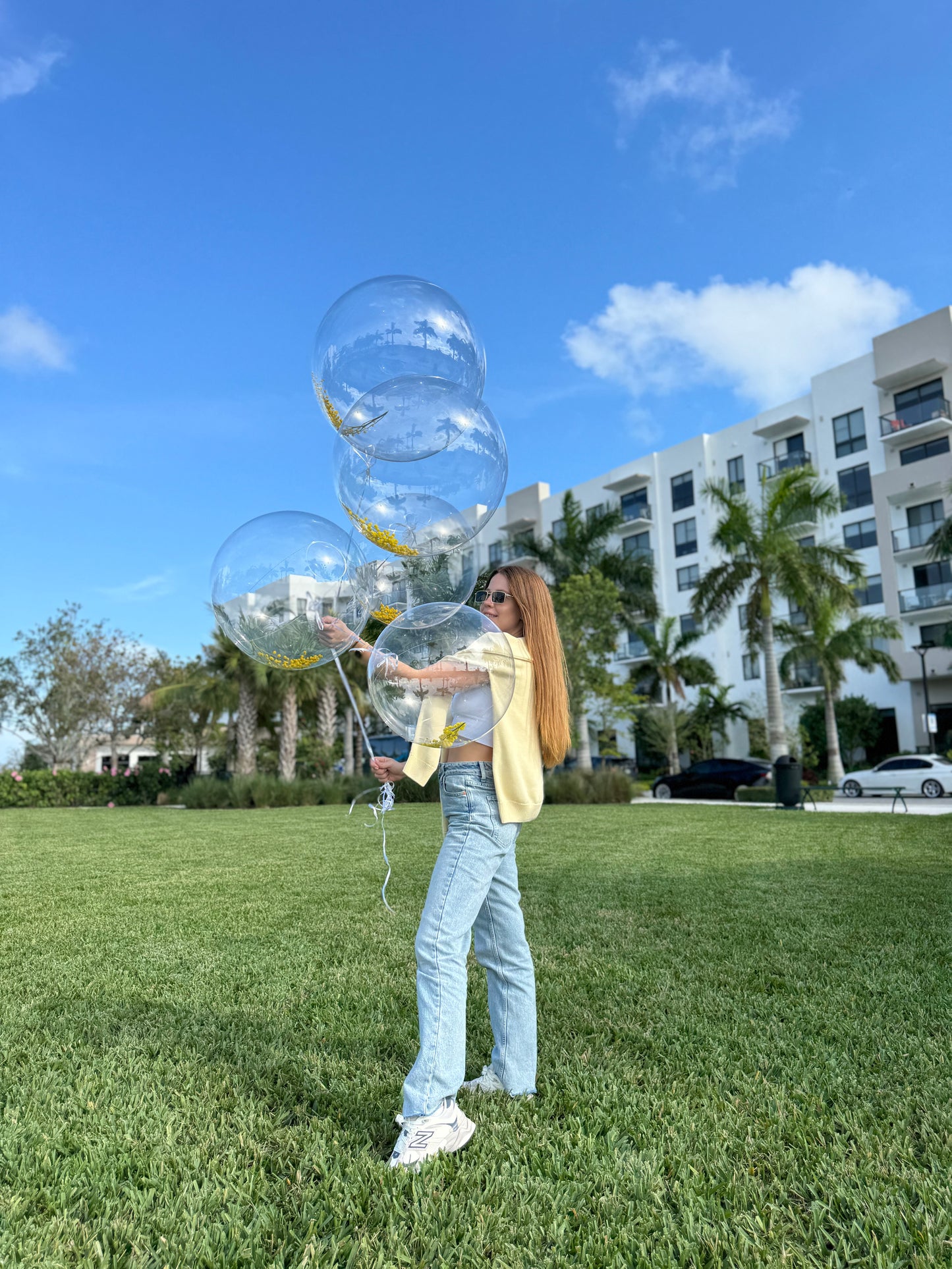Huge mimosa balloons