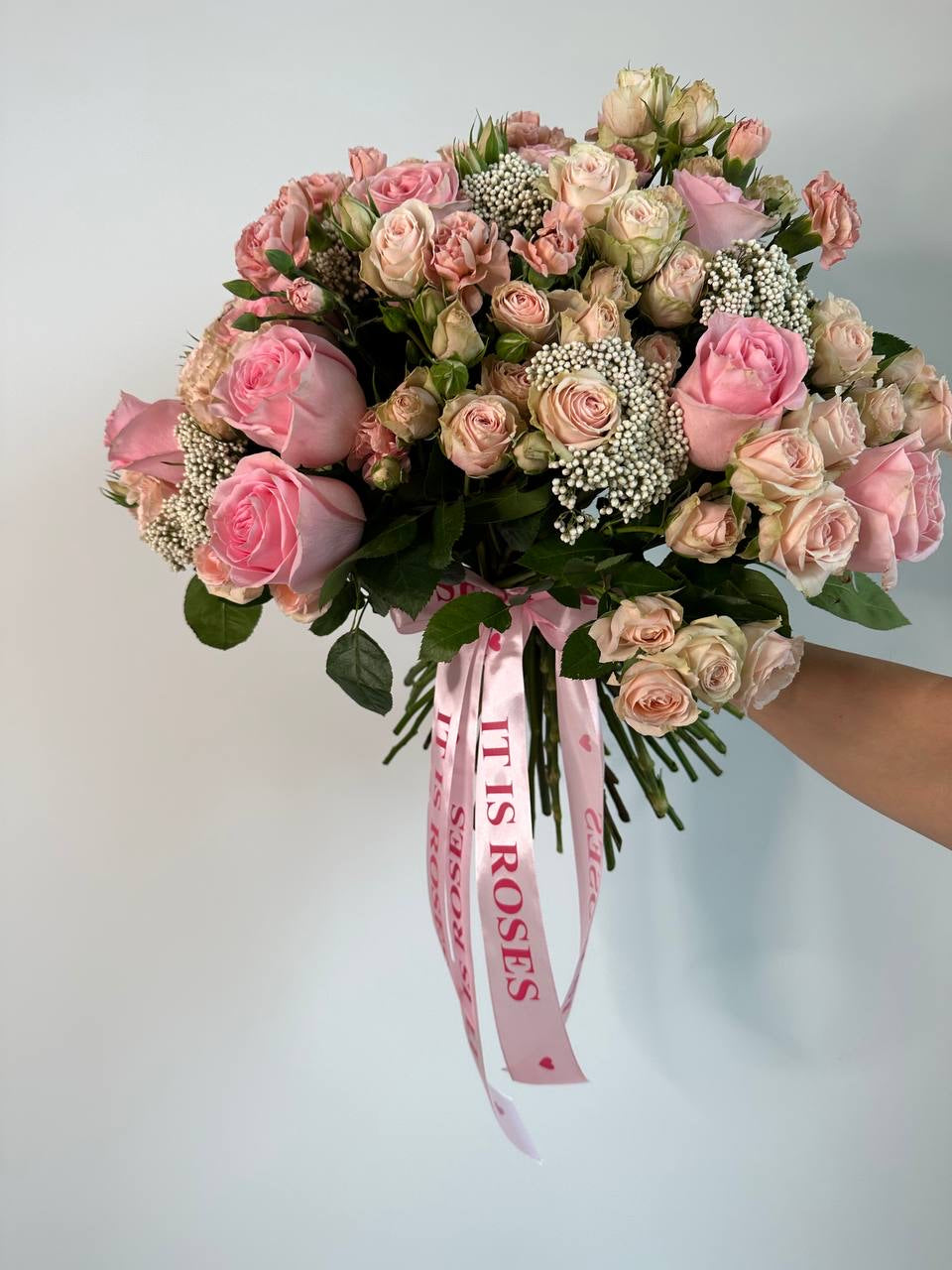 Pink roses mix