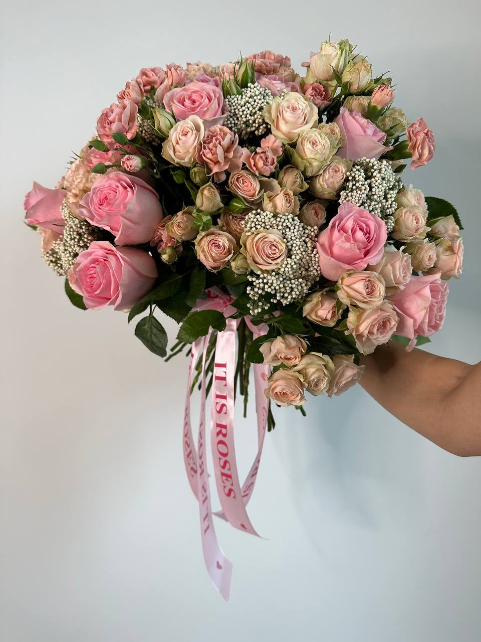 Pink roses mix