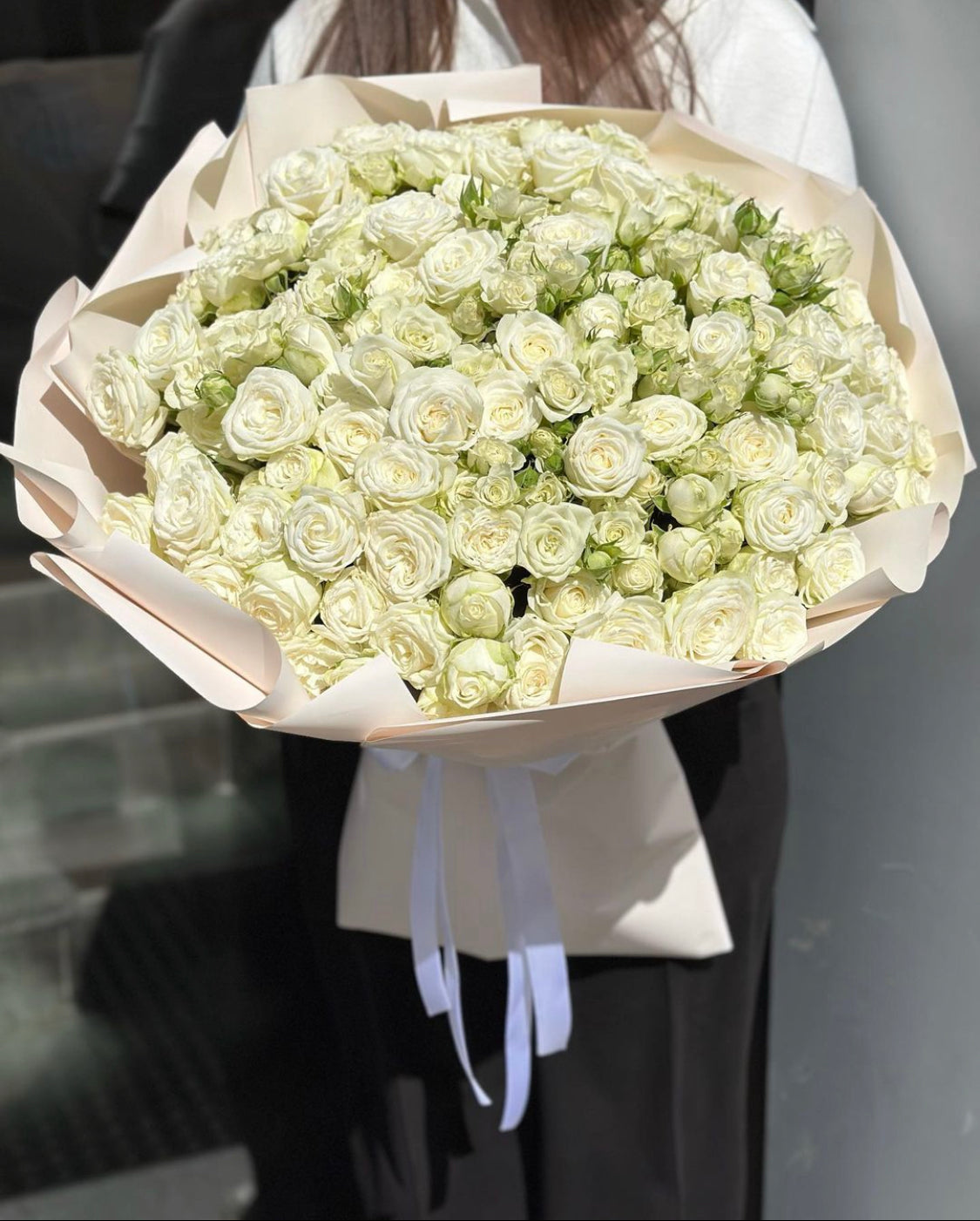 White spray roses bouquet