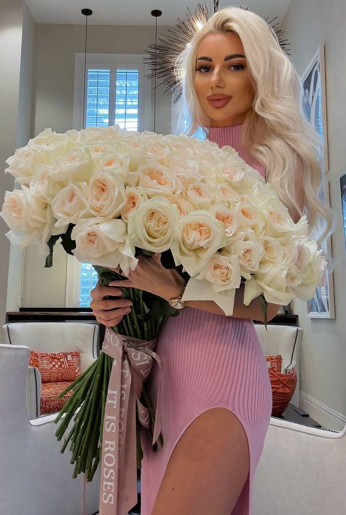 White Ohara roses bouquet