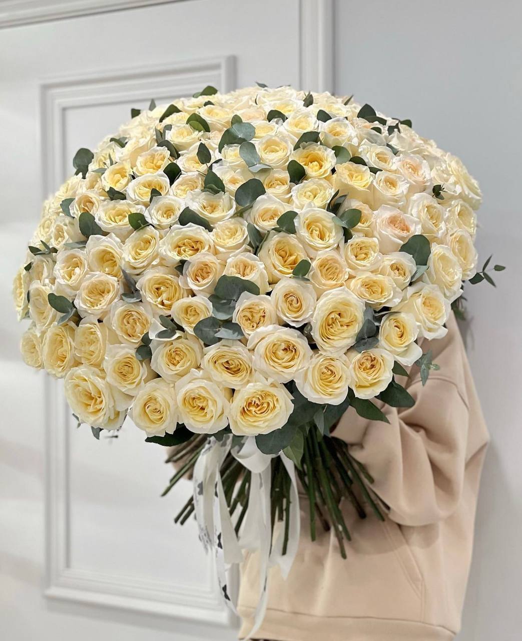 Huge bouquet of 101 premium roses