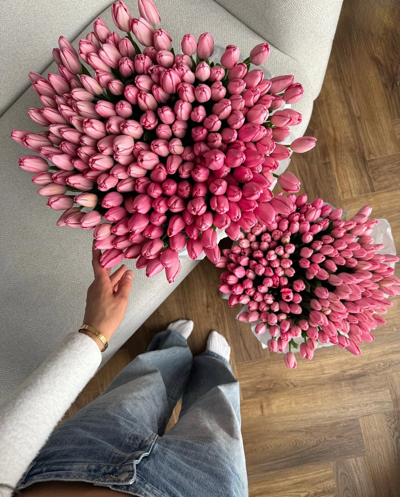 100 Pink tulips basket