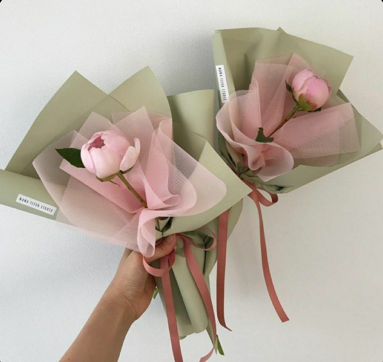 Corporate single roses floral gifts