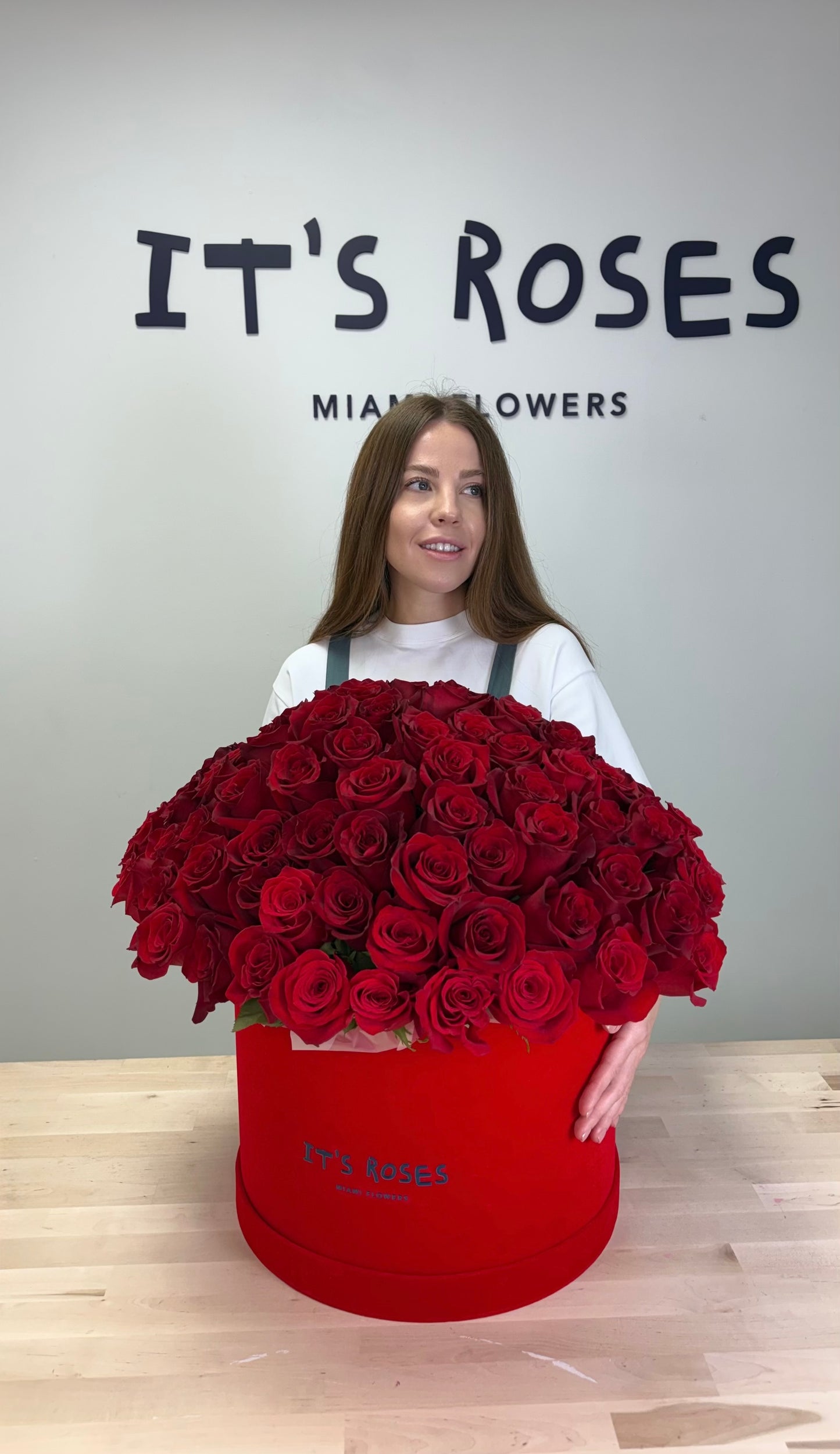 Red roses in velvet box