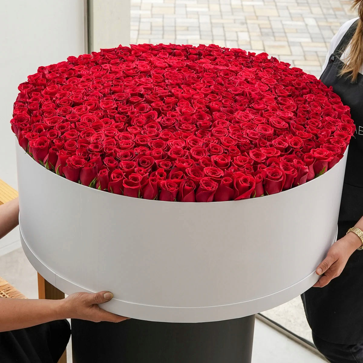 Crimson Symphony– 500 Red Roses Box