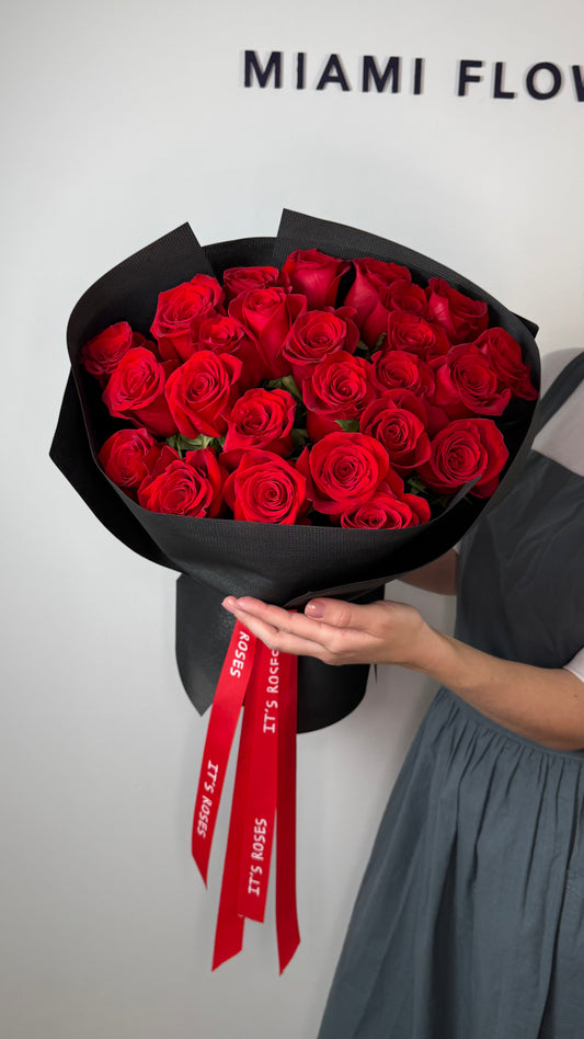 Classic red rose’s bouquet