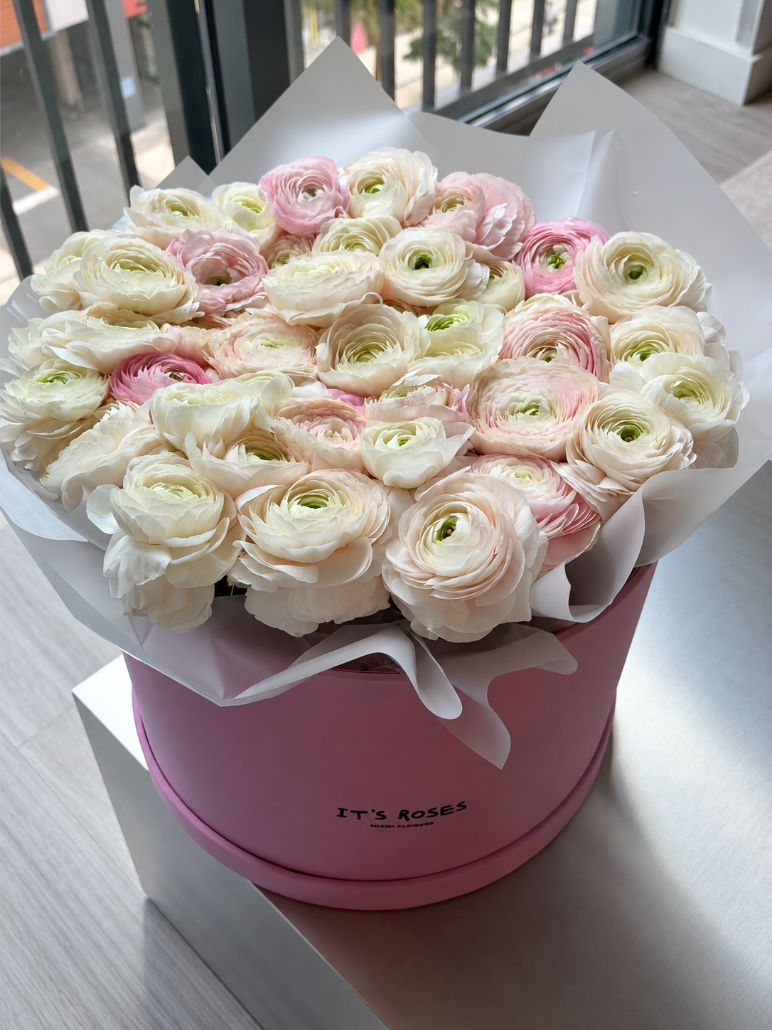 Luxury ranunculus box- Miami Delivery